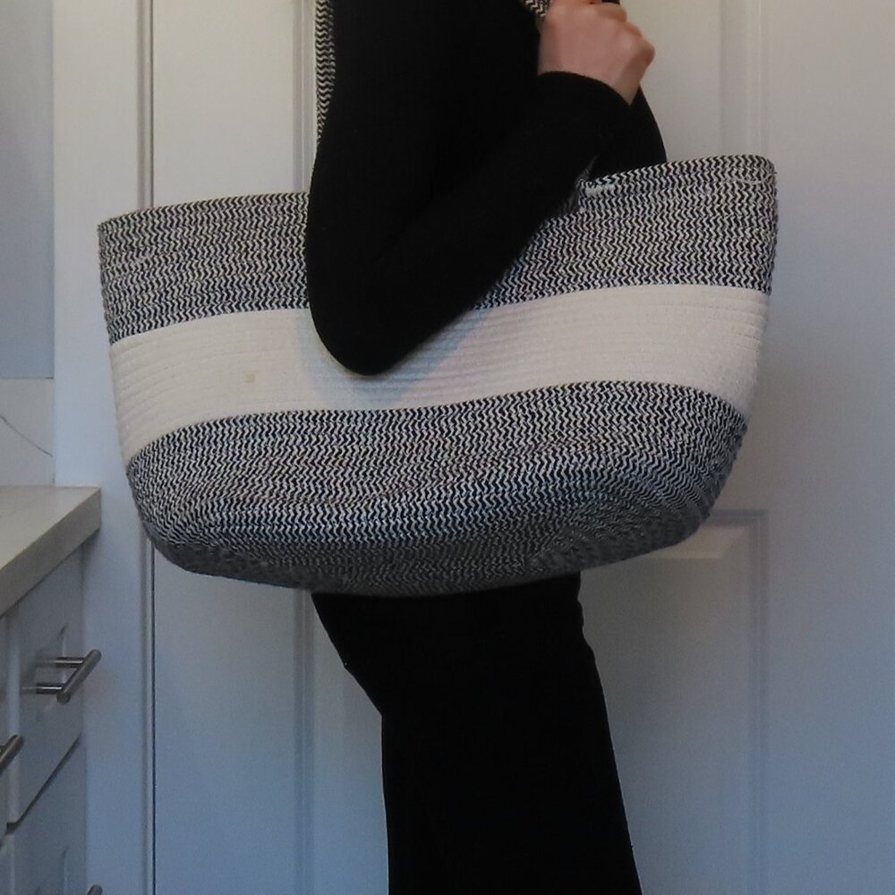 Elsie & Zody Cotton Gray n White Woven Tote Bag